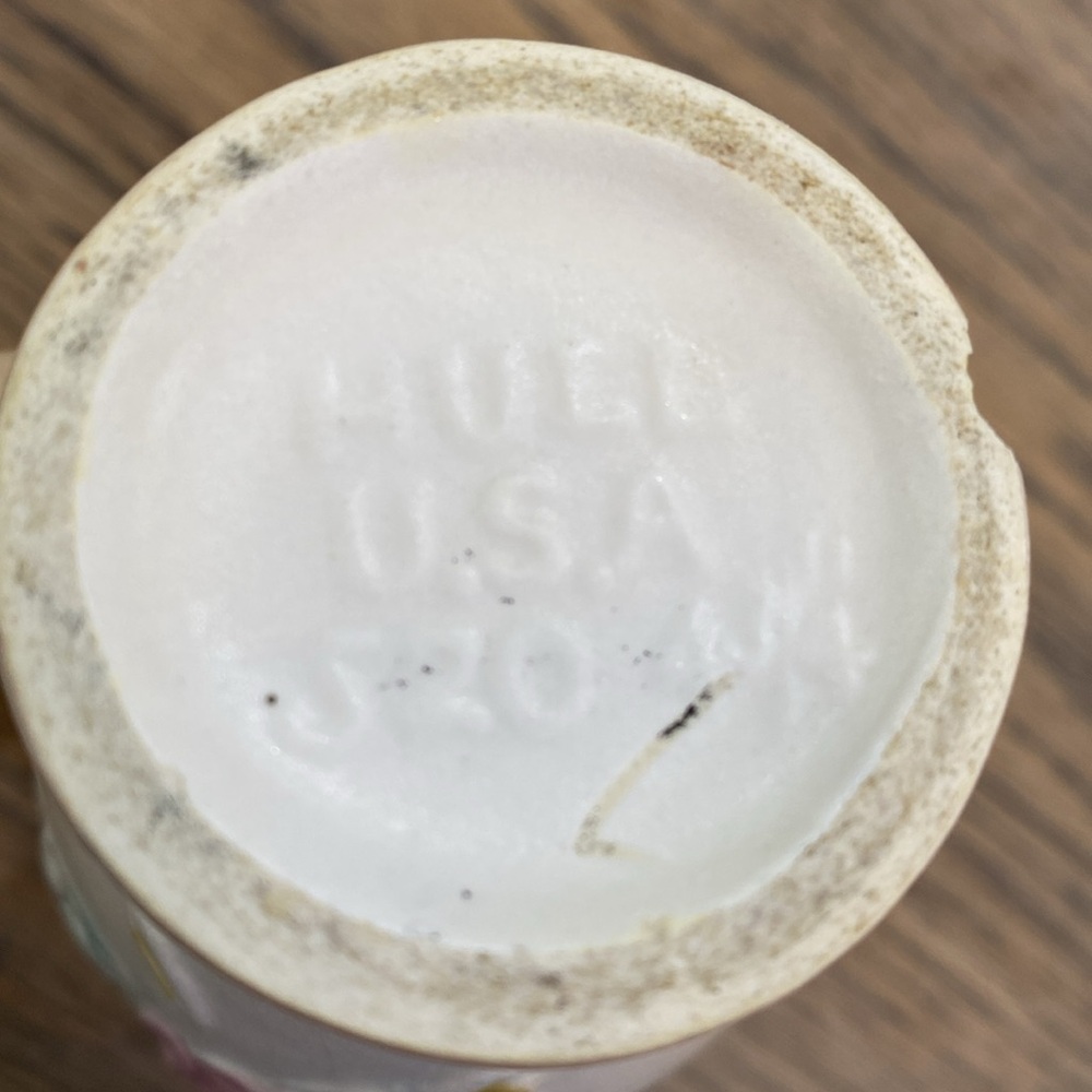 Hull USA J20 4 3/4” Vintage Cream Ceramic Vase with Floral Design. - Picture 2 of 8